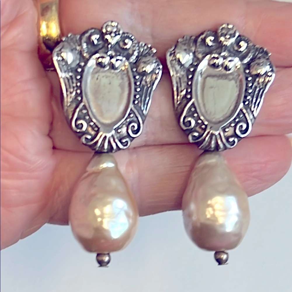 Andrea Barnett sterlingSilver and Cream Pearl Earrings